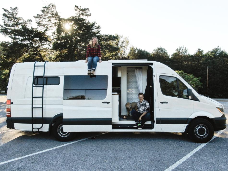 vanlife chris and sara