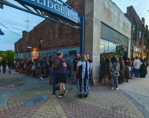 Waiting for Northshore Night market