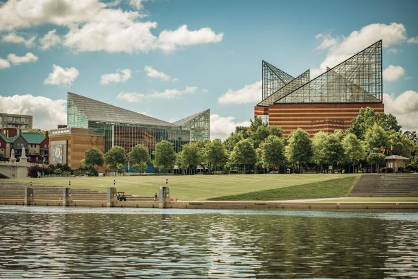 Chattanooga Riverfront and Tennessee Aquarium